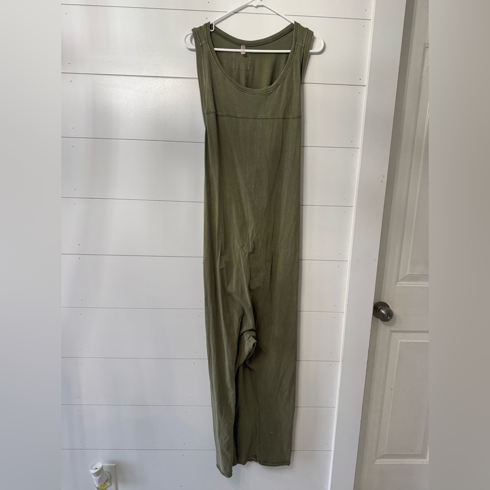 FP Movement Hotshot twisted onesie
Sea Grass
XL
Excellent condition